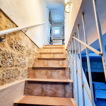 Chantilly Garden 펜션